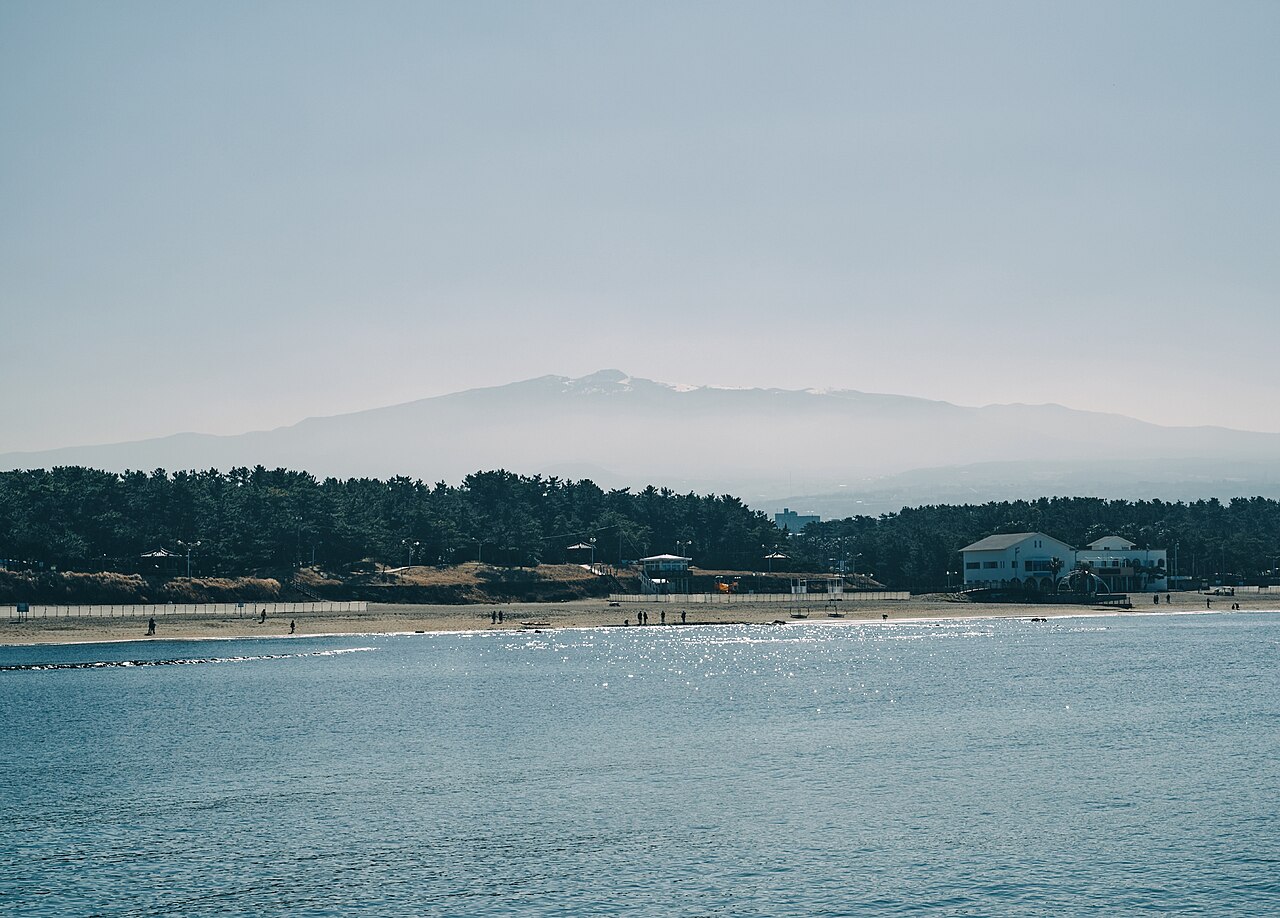 Hallasan Mountain seen from Jeju Olle Trail Route 17