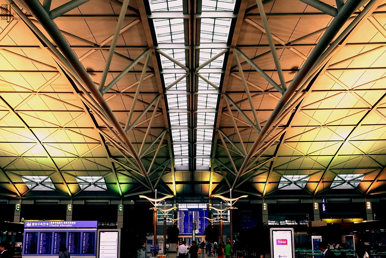 Roof and check-in hall inside Incheon Airport Terminal 1, photographed in June 2013